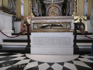 The chapel behind the main alter is dedicated to the American and British service men who sacrificed their lives during World War II.
