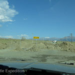 I think this sign says “Detour”.
