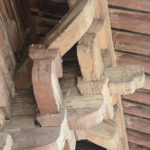 The pieces are fitted together by joinery alone, without glue or fasteners, thanks to the precision and quality of the carpentry.